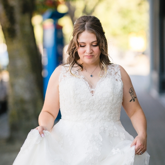 Rebecca Ingram Wedding Dress - Picture 2 of 4